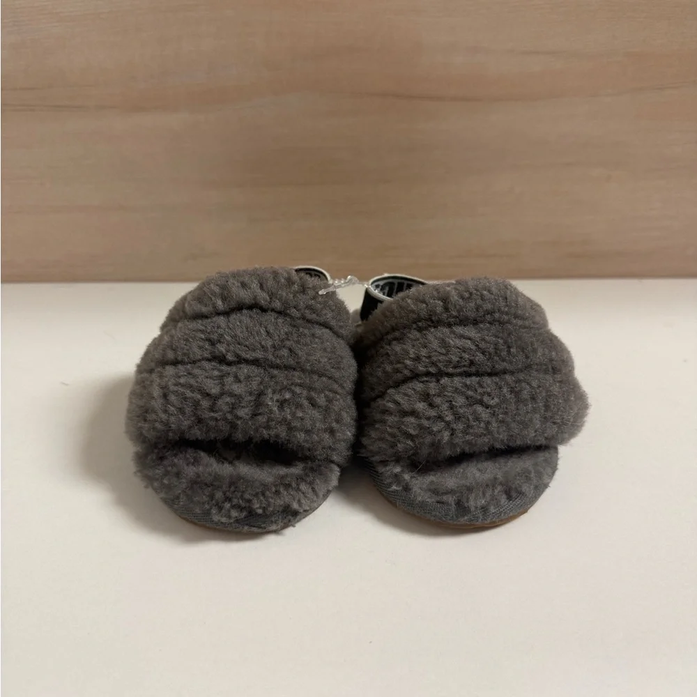 $26 ADD ON Ugg Uggs Gray Fuzzy Slippers 6c‎ Grey Slides Natives Crocs Adidas